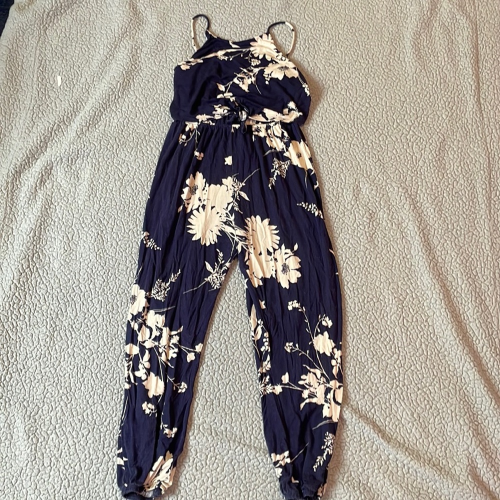 Girl’s spaghetti strap jumpsuit